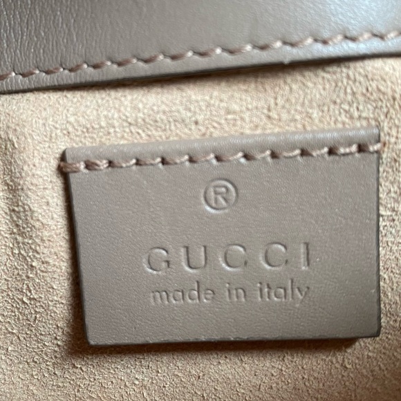 * 𝑺𝑶𝑳𝑫 * AUTHENTIC GUCCI GG Marmont matelassé leather super mini bag - Picture 8 of 13